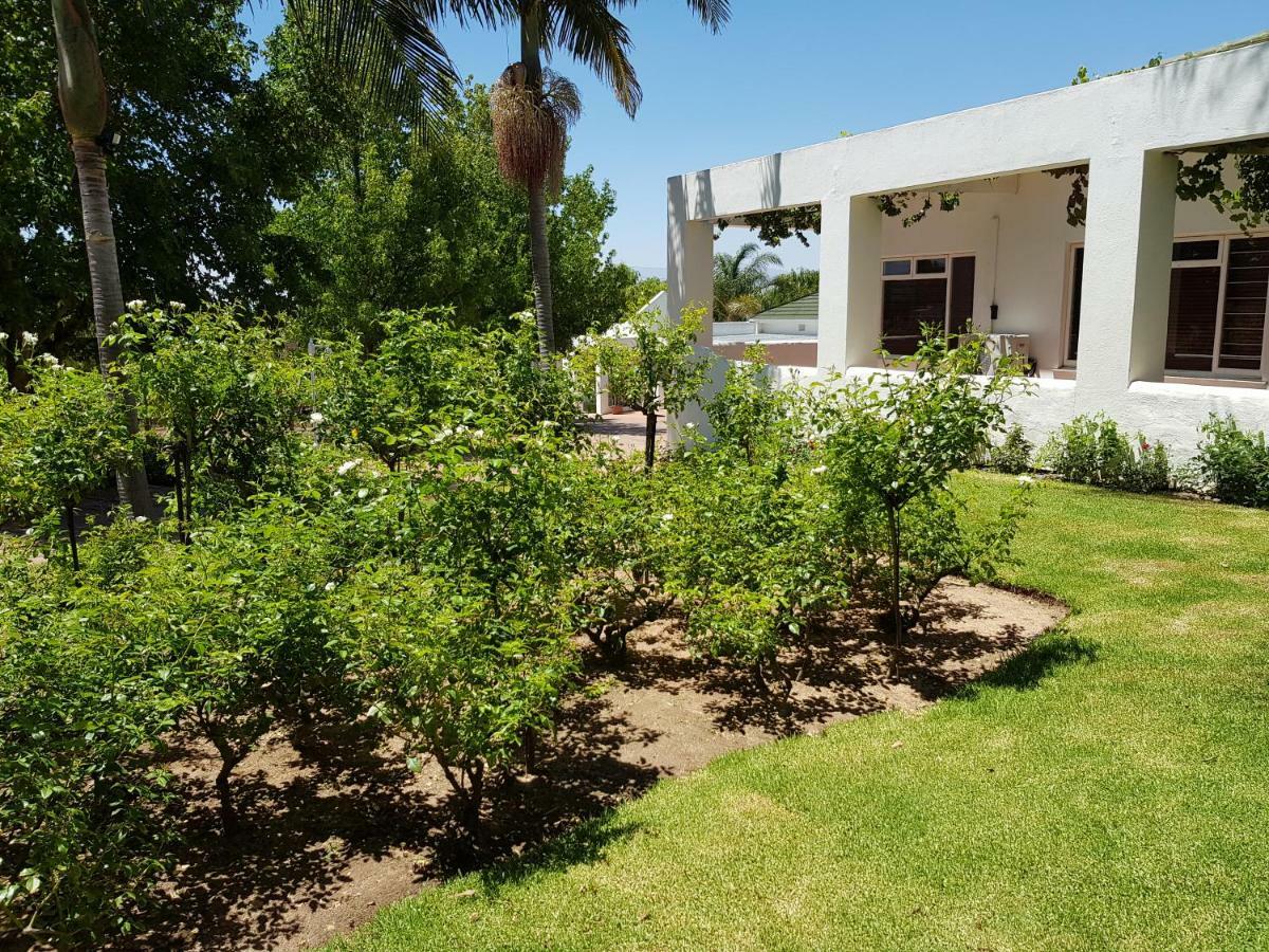 Zonnevanger Guesthouse Noorder-Paarl ภายนอก รูปภาพ