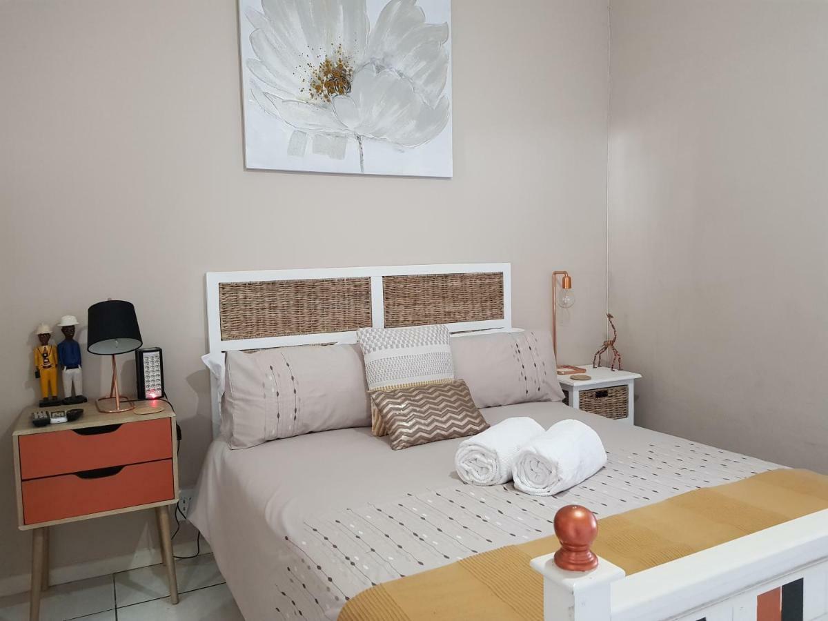 Zonnevanger Guesthouse Noorder-Paarl ภายนอก รูปภาพ