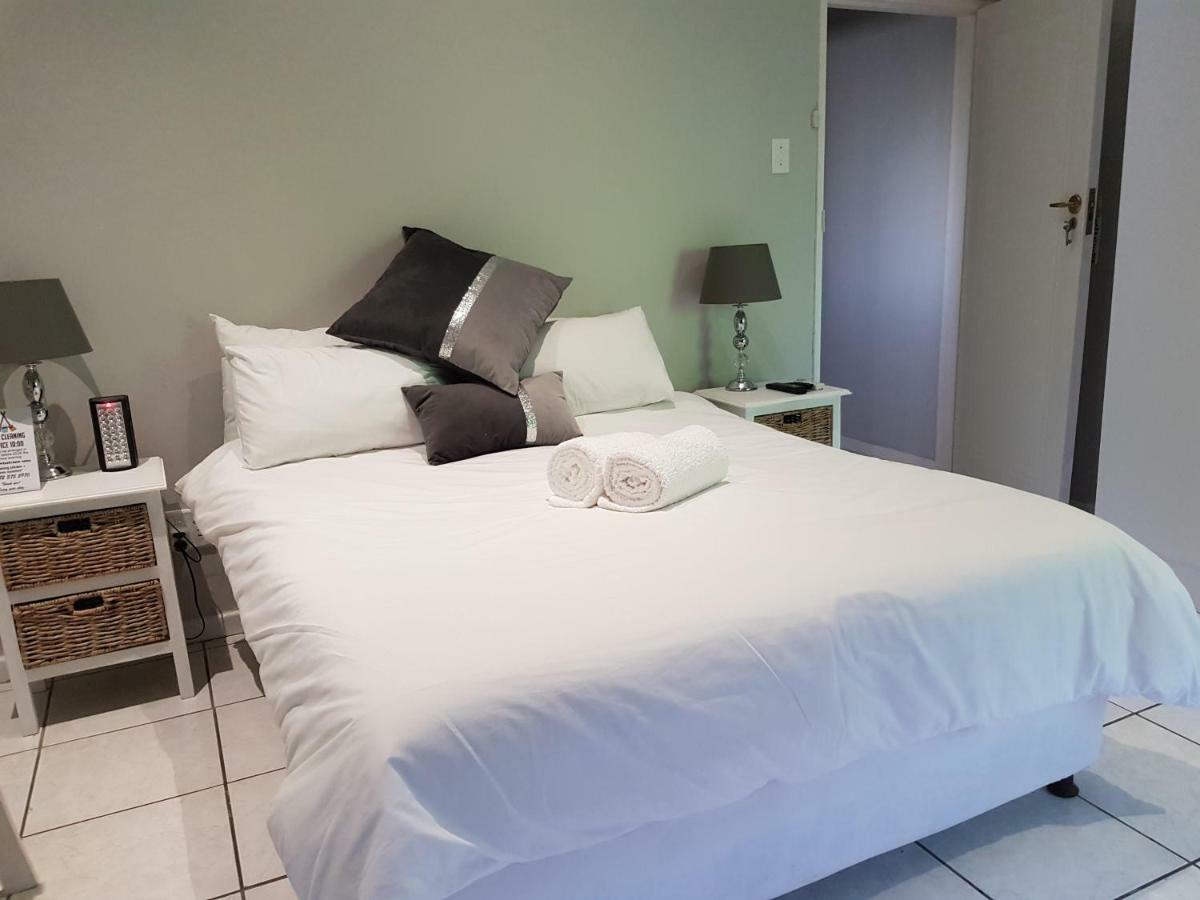 Zonnevanger Guesthouse Noorder-Paarl ภายนอก รูปภาพ