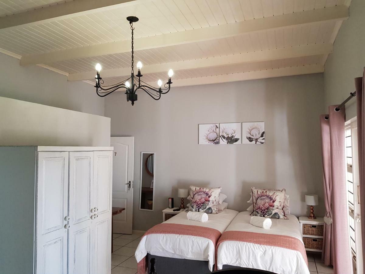 Zonnevanger Guesthouse Noorder-Paarl ภายนอก รูปภาพ