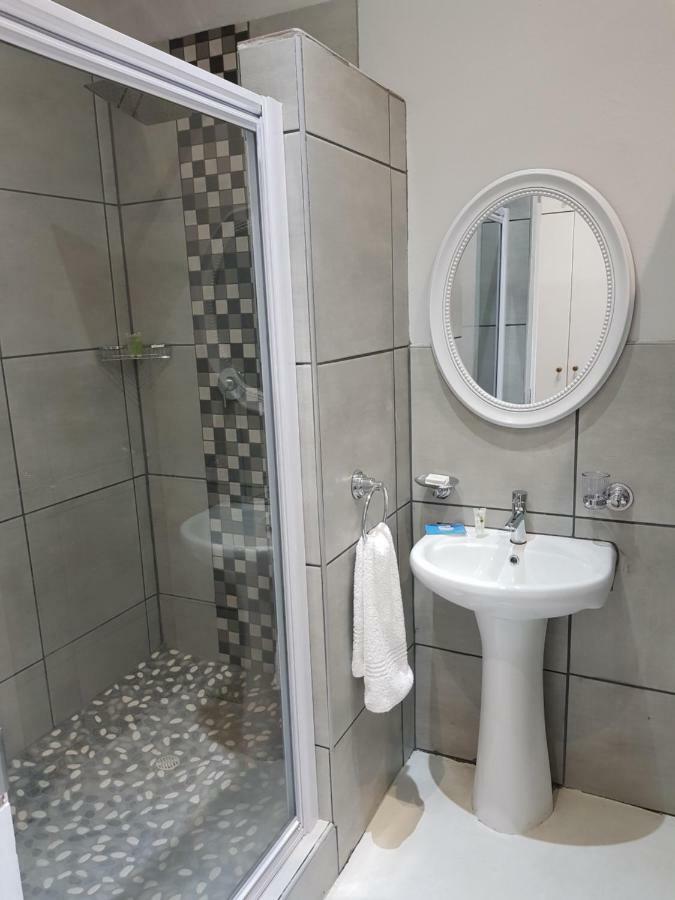 Zonnevanger Guesthouse Noorder-Paarl ภายนอก รูปภาพ