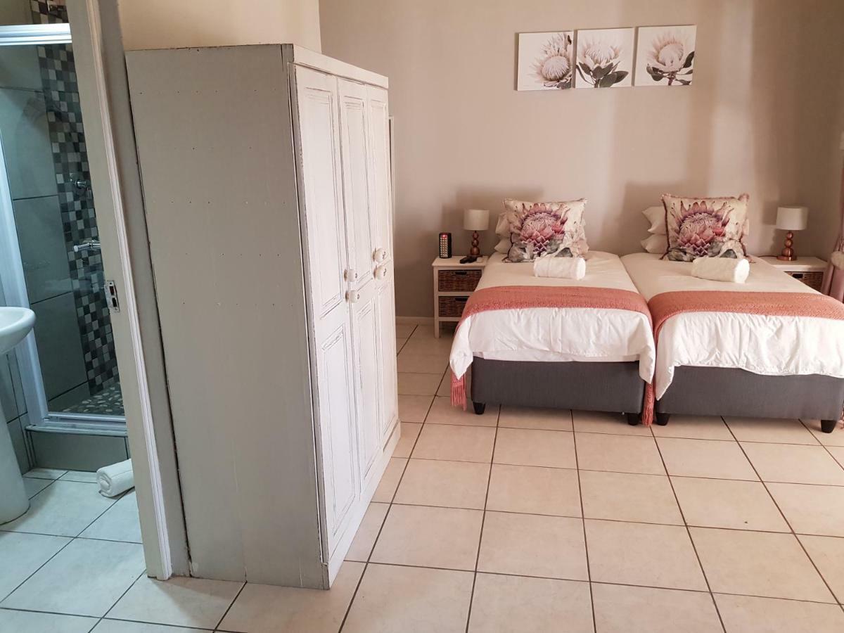 Zonnevanger Guesthouse Noorder-Paarl ภายนอก รูปภาพ