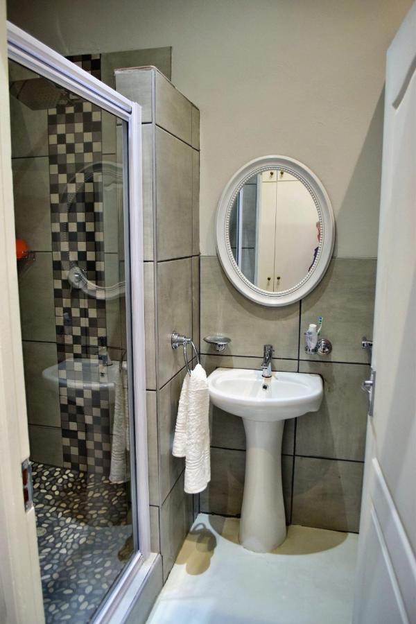 Zonnevanger Guesthouse Noorder-Paarl ภายนอก รูปภาพ